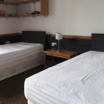 Twin Bedroom 2