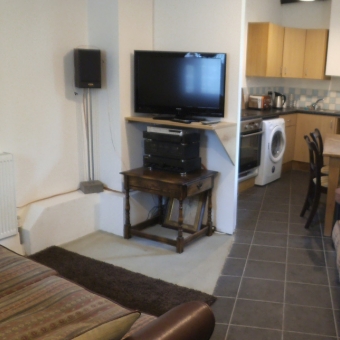Lounge & Kitchen